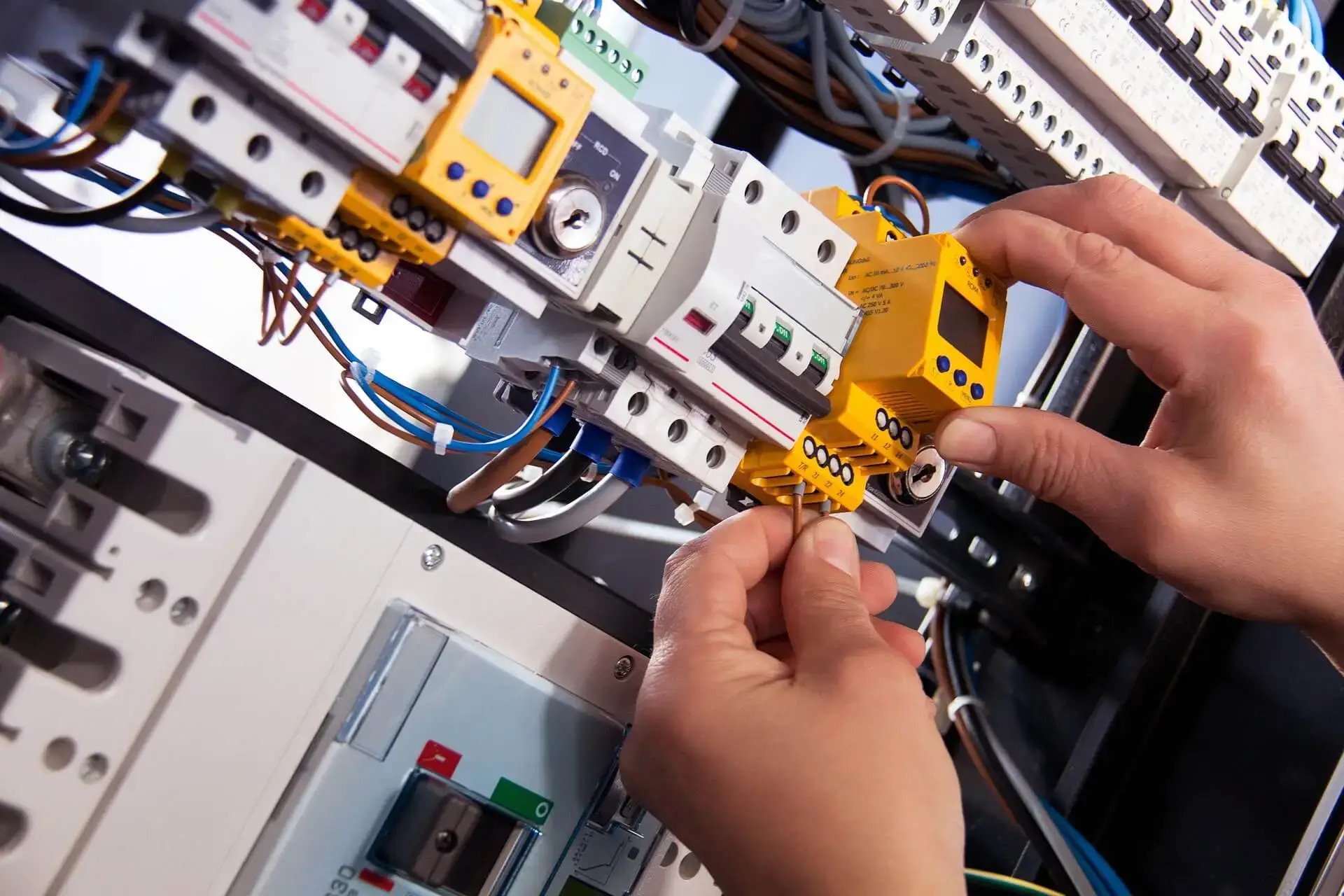 Certified electricians in Hounslow